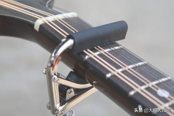 吉他变调夹评测:这 4 款让你轻松切换调式! 吉他变调夹评测:这 4 款让你轻松切换调式!